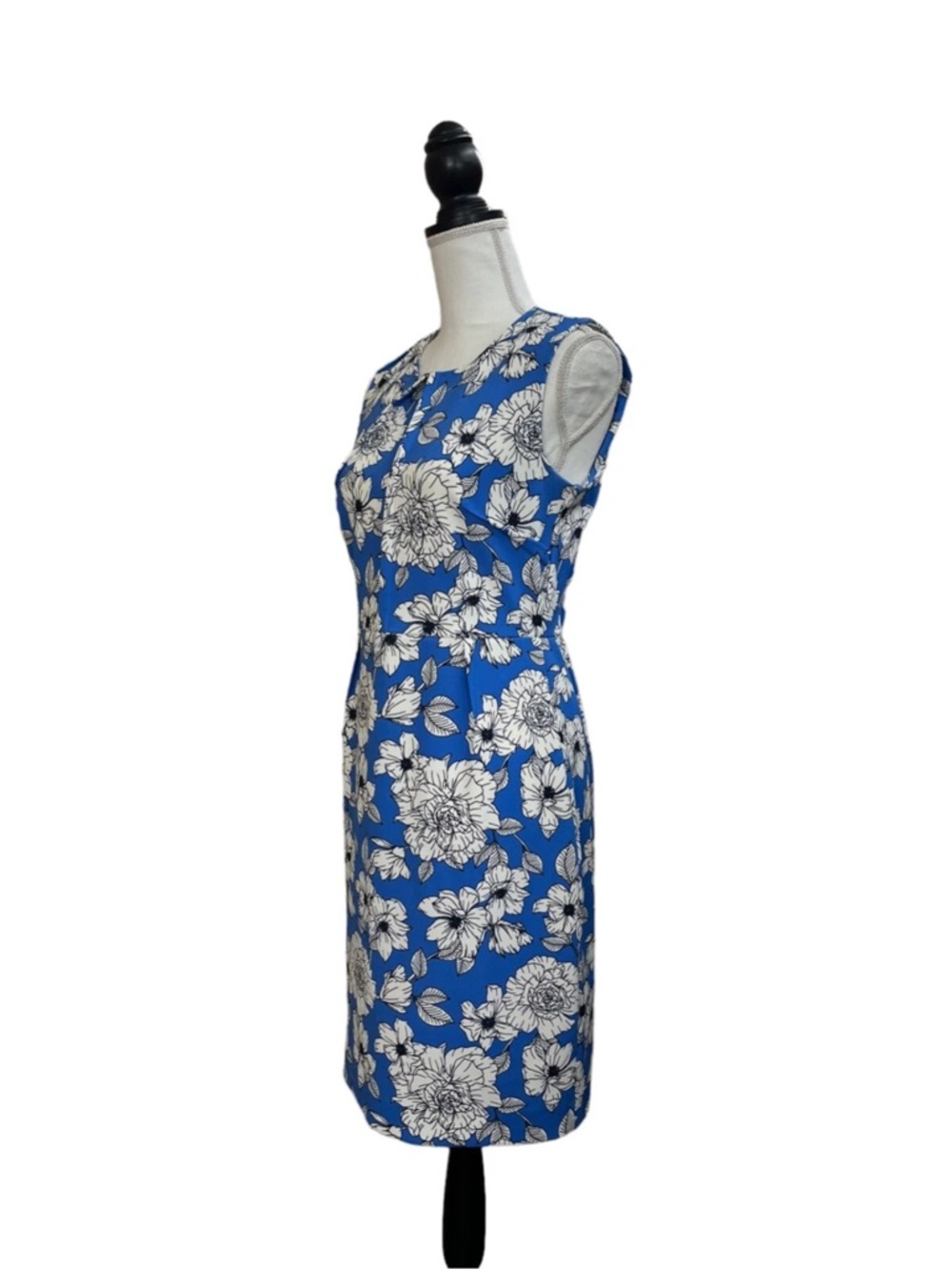 BANANA REPUBLIC Blue and White Floral Sheath Dress - Picture 4 of 5